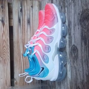 Nike air vapormax plus lava glow  blue lagoon